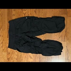 Lululemon dance pants cropped